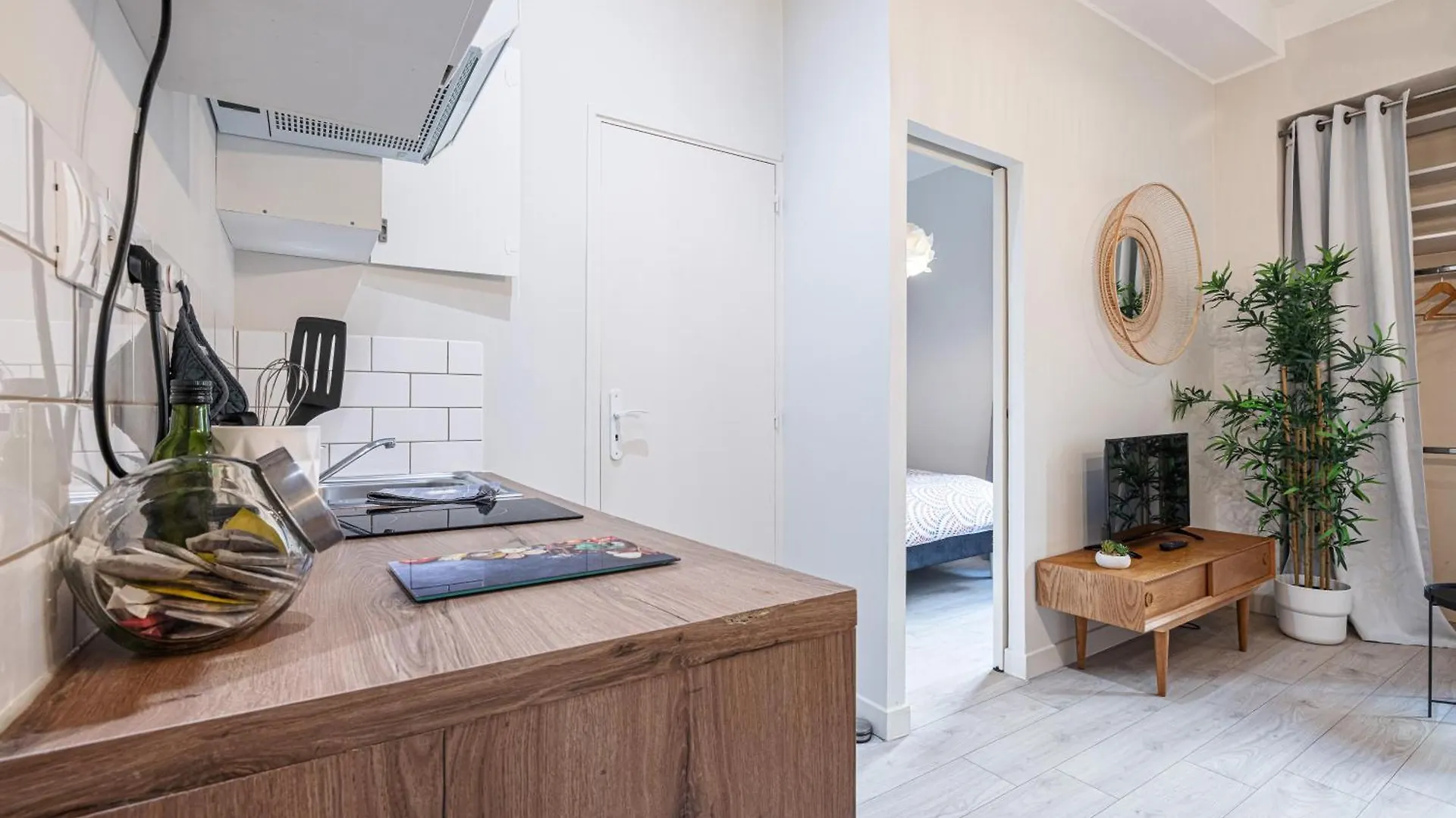 Apartment Le Petit Jean- Central Pres Gare Et Tram - Supermarches - Wifi - Nice France